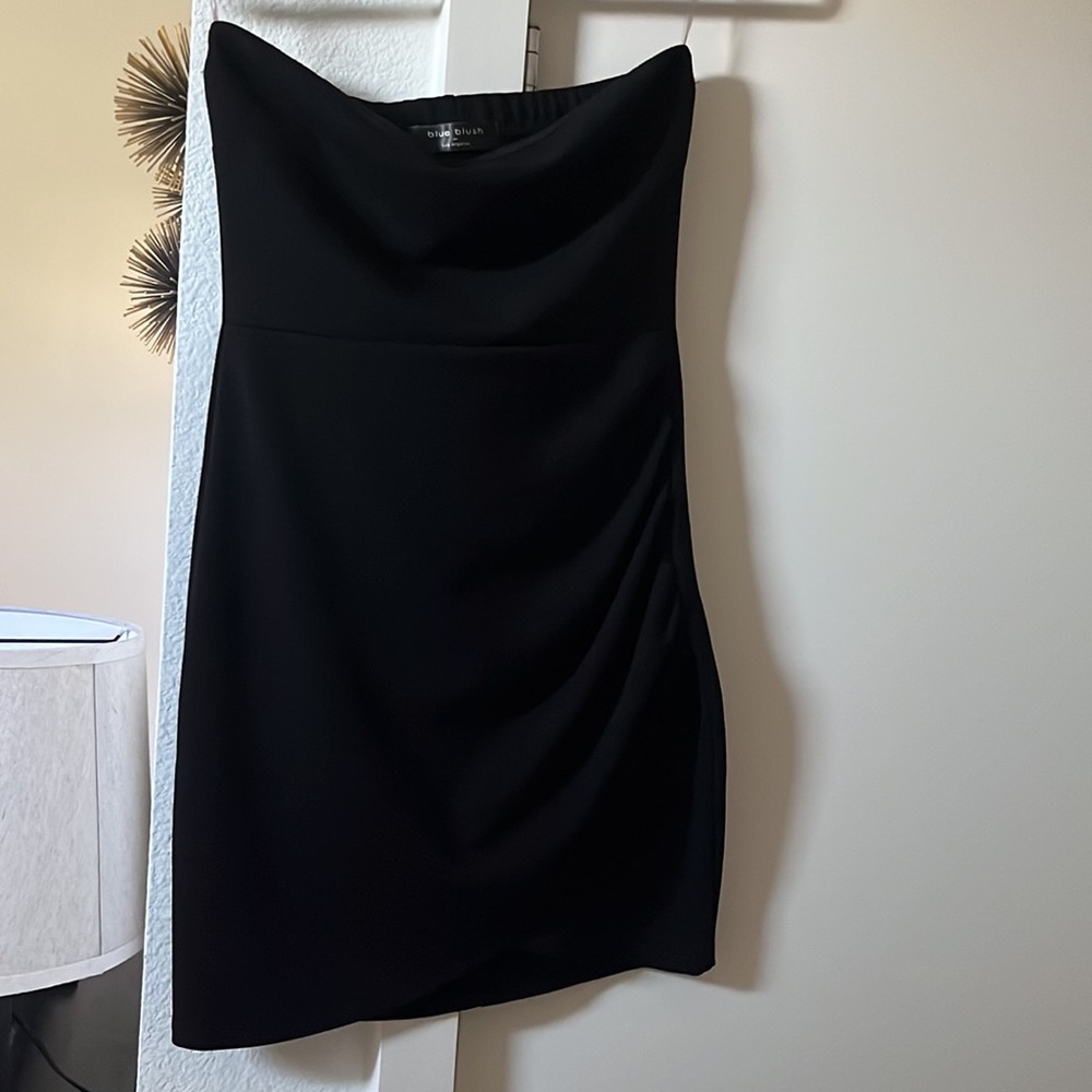 Black mini strapless bodycon dress
